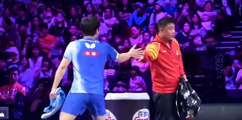 手身上从未, 我看了比赛, 的座位时还