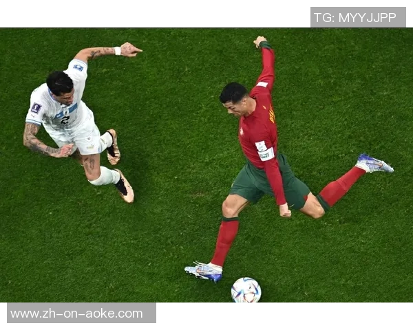 《足球传奇：球星拼搏追逐梦想的激情瞬间》